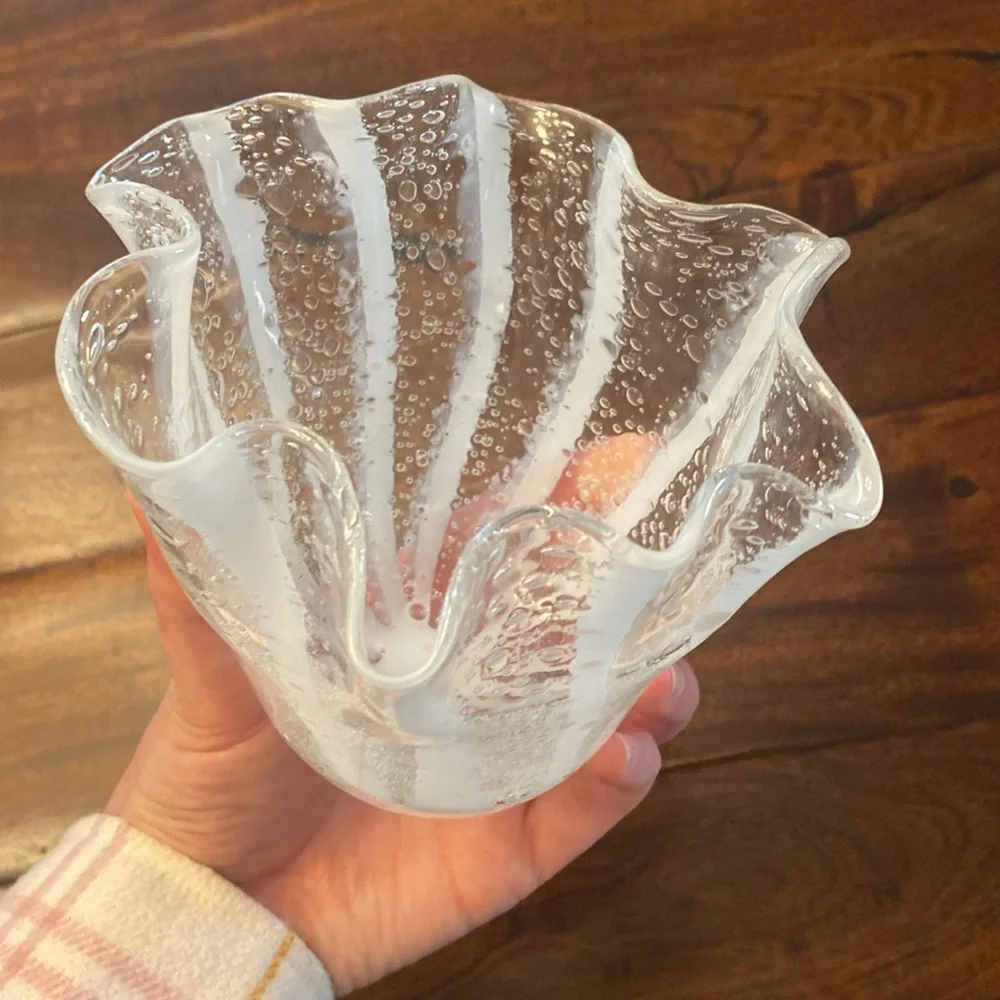 Clear Glass Ruffled Vase - Picture 7 of 7